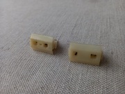 dwa gniazda antenowe z starych radi