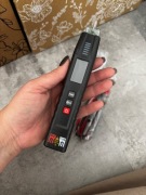 Multifunkcyjny próbnik napięcia KAIWEETS – tester 2w1 z wyświetlaczem LCD