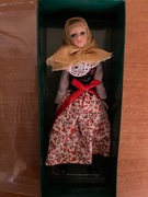 Lalka w stroju regionalnym z porcelany