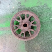 KOŁO ŻELIWNE = = STARA MASZYNA DO SZYCIA