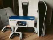 PlayStation 5 + 2 pady DualSense + PlayStation Portal + SSD 512 GB + 22 gry