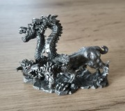 Figurka kolekcjonerska metalowa smok dragon 4 głowy metal czerwone oczy
