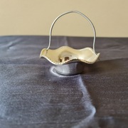 Mały koszyczek dekoracyjny - metal