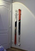 Wieszak na narty / snowboard