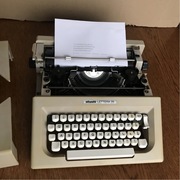 Maszyna do pisania włoska Olivetti Lettera 25 sprawna