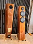 Kolumny podłogowe DIY własny projekt piano lakier