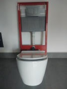 Zestaw podtynkowy Tece z klipsem + miska WC z deską opadającą. 