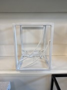 Znicz metalowy przestrzenny biały