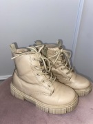 Sztyblety beżowe zara buciki 24