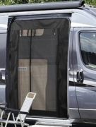 Markiza przeciw owadom.