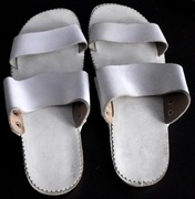 Medyczne klapki damskie skórzane sanitarne białe - pantofle rozm 38 2 pary