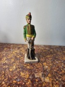Zabytkowa figurka żołnierza, porcelana, oficer husarski, era Napoleon 22 cm