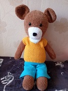 Pluszowa maskotka Miś w ubranku