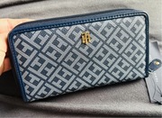 Tommy Hilfiger portfel ze skóry ekologicznej.