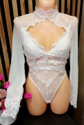 Sexowne białego body 