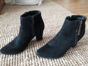Botki  zamszowe 38 na obczasie