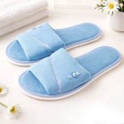 Jasnoniebieskie kapcie damskie Meteor, rozmiar 41 - nowe