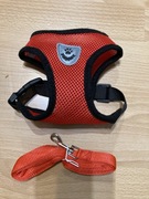 Szelki odblaskowe czerwone ze smyczą dla kota, psa, zwierząt domowych.