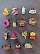 Przypinki do butów typu crocs jedzenie food 15 sztuk hamburger frytki