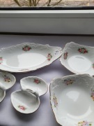 Dwa kabarety dwie salaterki i 2pòłmiski  na śledzie