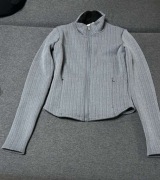 Kurtka ocieplana Oysho, rozmiar M, używana tylko raz, nigdy nie noszona