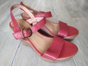 Damskie SANDAŁY skórzane LASOCKI czerwone na koturnie r. 38