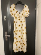 Shein sukienka modny wzór kwiaty słoneczniki hit blog roz.44