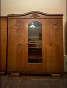 Piękna drewniana, trzydrzwiowa szafa. Antyk