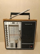 RADYJKO W Drewnie USSR MERIDIAN 210