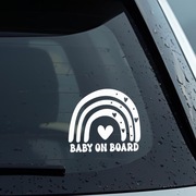 Naklejka samochodowa „Baby on Board” – tęcza, vinyl, wodoodporna