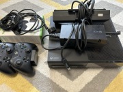 Konsola Xbox One 500GB + KINECT + 2 pady + ładowarka + okablowanie