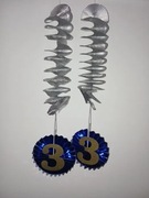 Wisząca dekoracja urodzinowa – spirala + rozeta z cyfrą 3