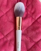 Pędzle dla pudru i konturowania