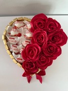 Elegancki box ze słodyczy w kształcie serca 