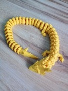 Żółty smokz drukarki 3d