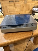 Gramofon Akai  AP-001c 