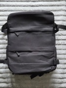 Czarny plecak turystyczny podręczny do samolotu pakowny i pojemny 40x30x20