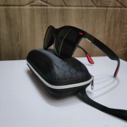 Nowe okulary z etui przeciwsłoneczne 