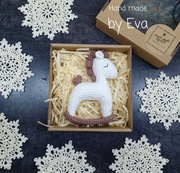 Konik na biegunach, wykonany na szydełku. Świąteczny prezent