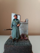 Gotowa pomalowana figurka Niemca żywica w 1-35 na podstawce