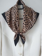 Apaszka, chusta, gawroszka brązowa w czarną panterkę 