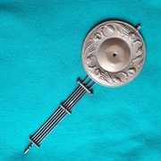 Wahadło rusztowe z brakiem gwiazdki w soczewce