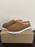 Buty/Klapki UGG Tasman 5950