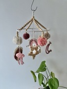 Karuzela karuzelka do łóżeczka pompony korale boho