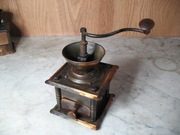 młynek do kawy drewno metal