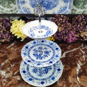 Śliczna porcelanowa etażerka 3-poziomowa - Wzór cebulowy - Form Marienbad