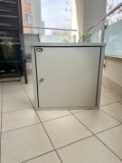 Sejf szary,solidny z zabezpieczeniem 65,5 32,65,5 