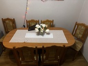 Stół i sześć krzeseł 