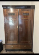 Szafa stara rustykalna w dobrym stanie.