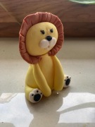 Figurka Lwa – Ręcznie wykonana z masy cukrowej 